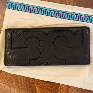 Tory Burch Serif Clutch - black